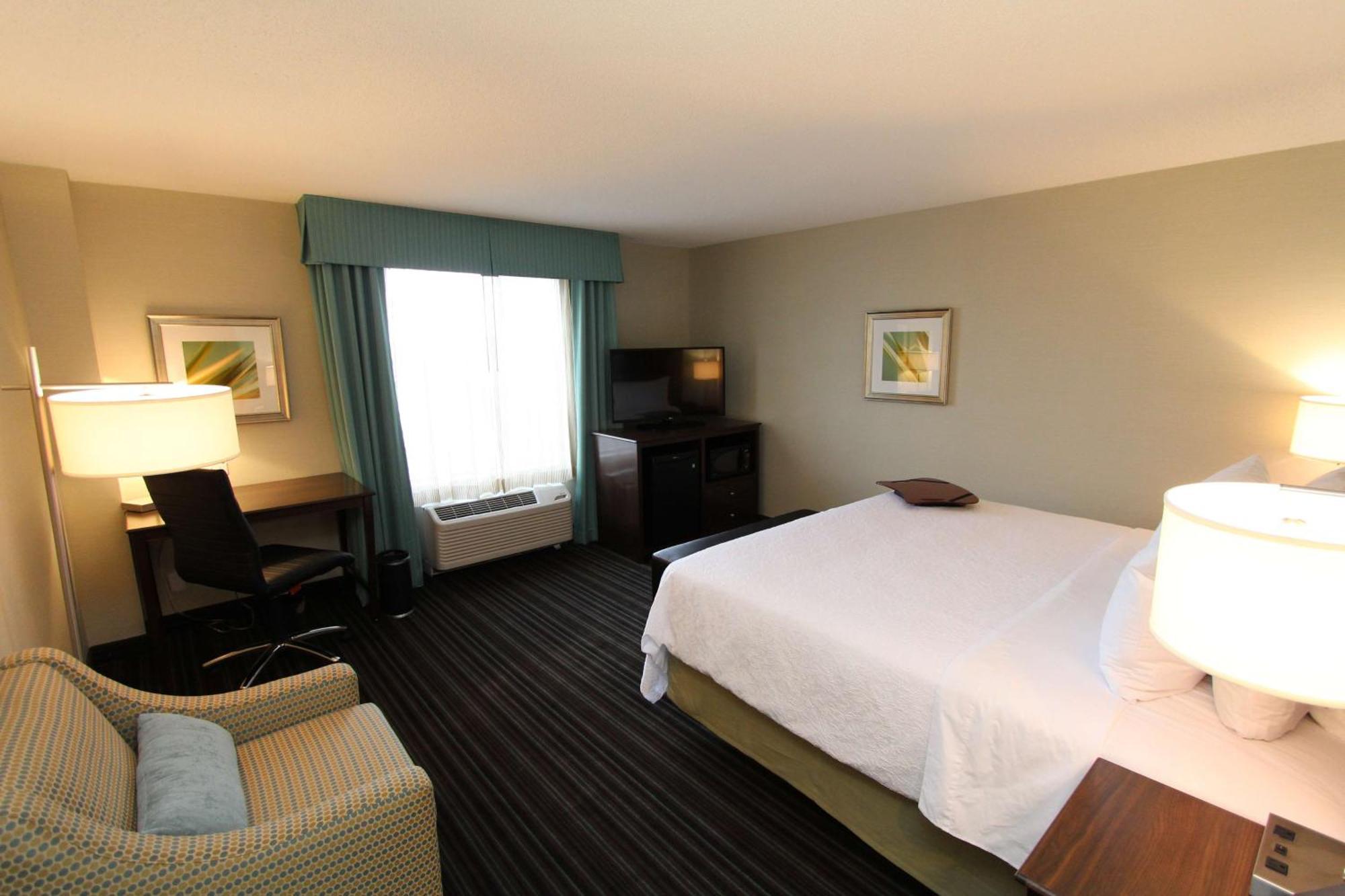 Hampton Inn & Suites By Hilton St. John'S Airport Экстерьер фото