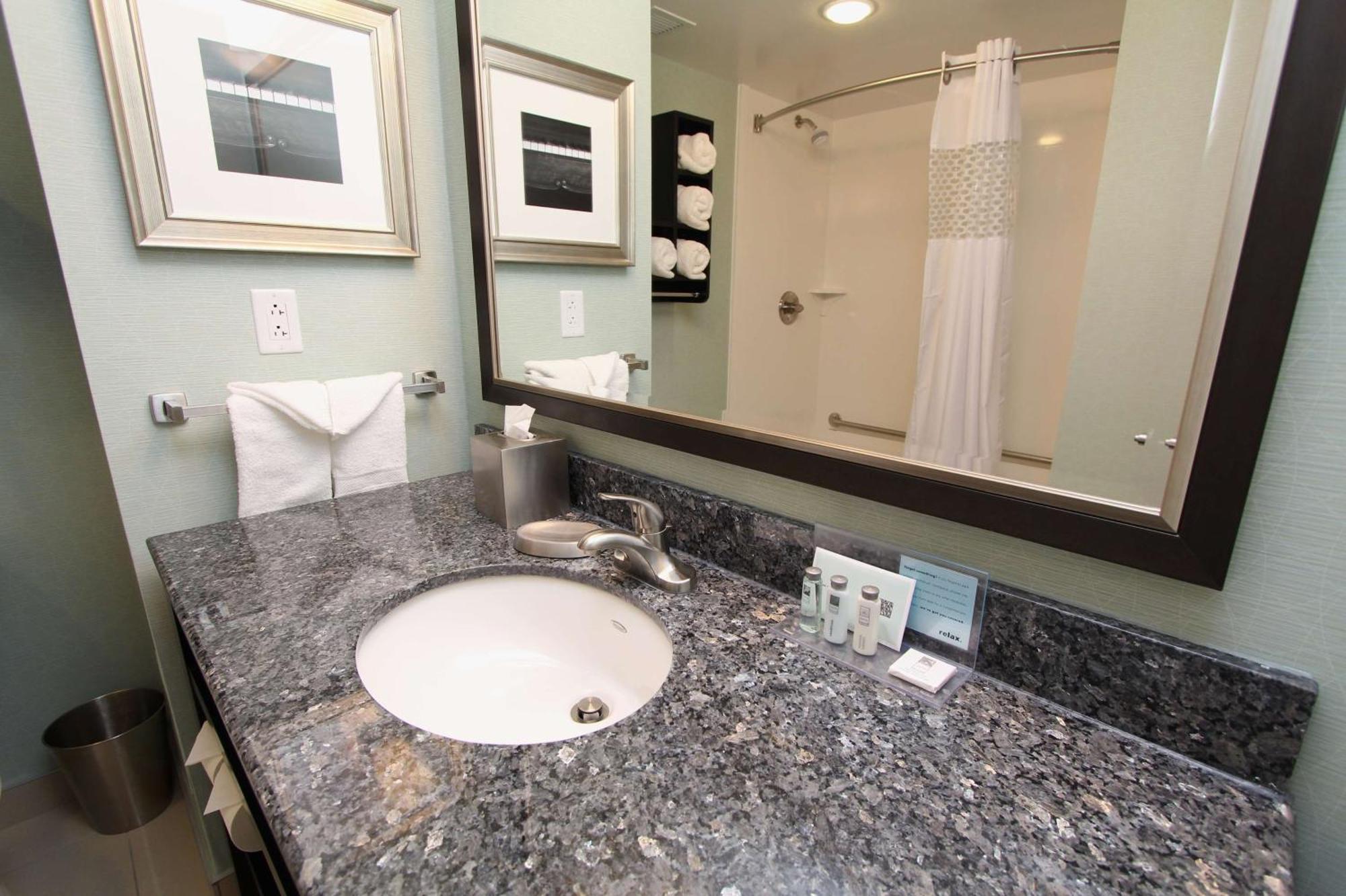 Hampton Inn & Suites By Hilton St. John'S Airport Экстерьер фото