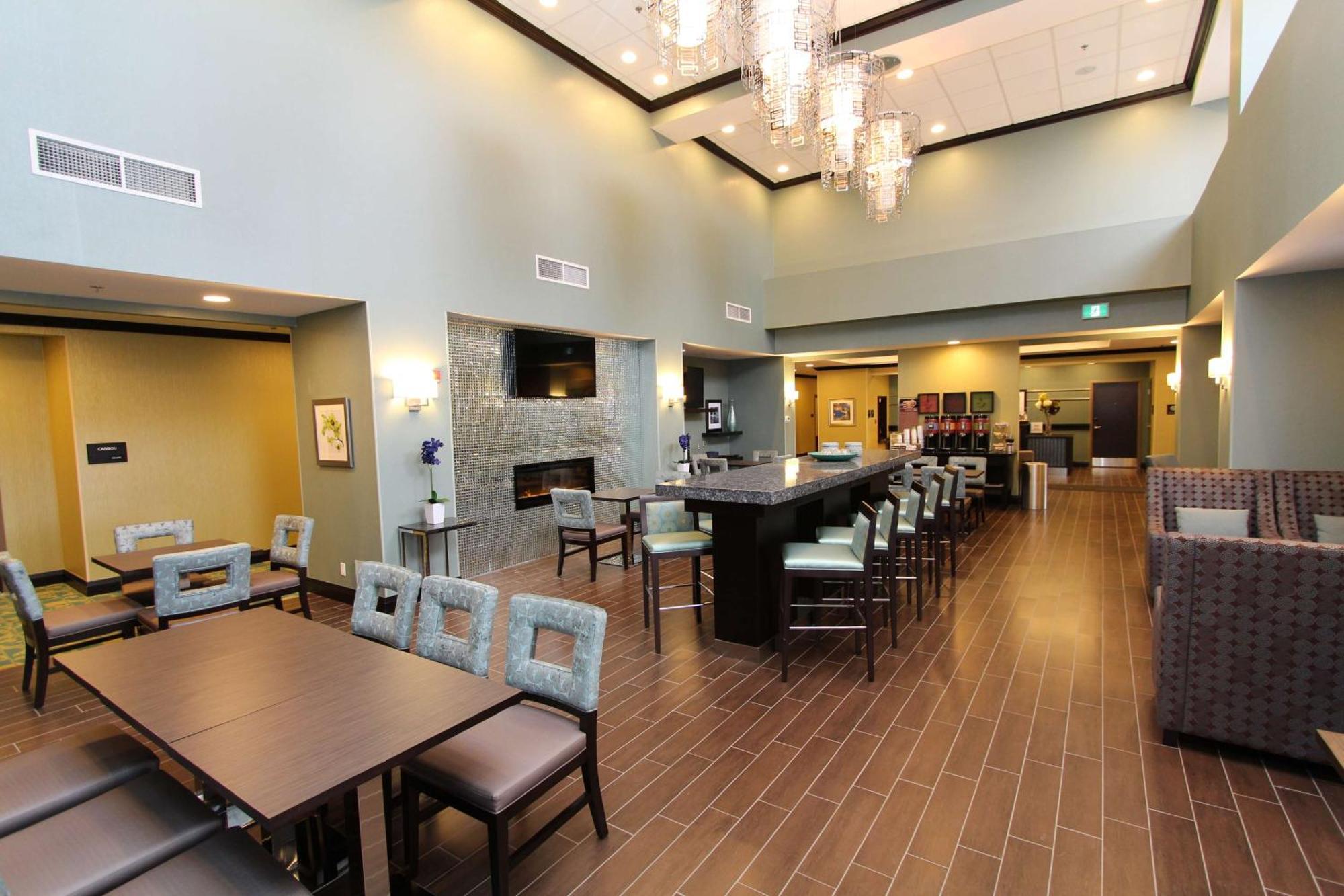 Hampton Inn & Suites By Hilton St. John'S Airport Экстерьер фото